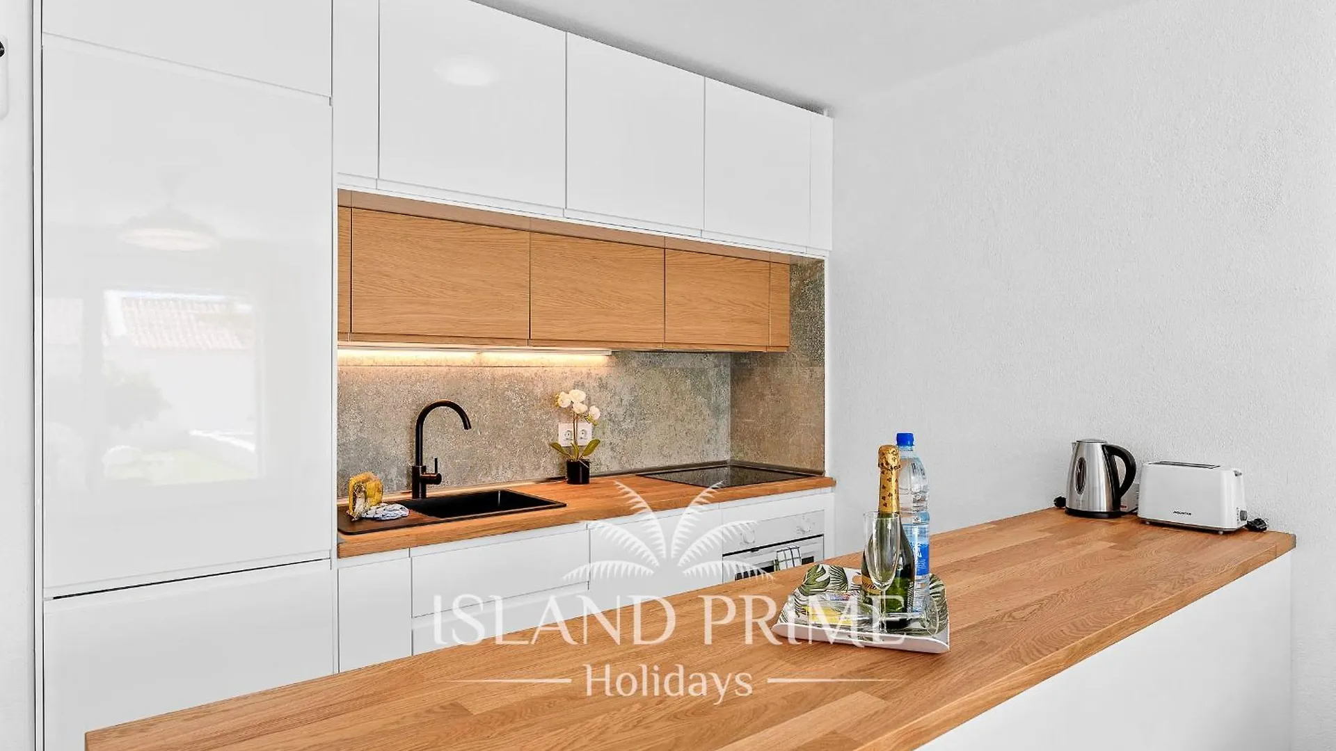 Apartment Seaviews Garden Holiday With Palms In Sand Club Sc171 San Miguel de Abona