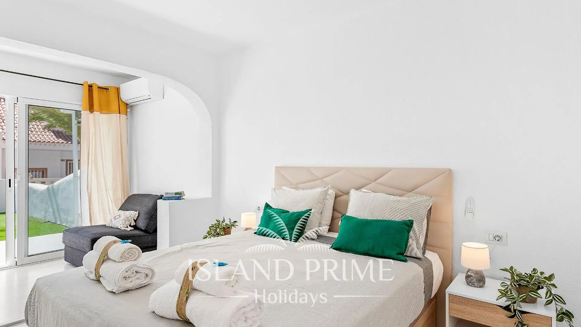 Apartment Seaviews Garden Holiday With Palms In Sand Club Sc171 San Miguel de Abona Spain